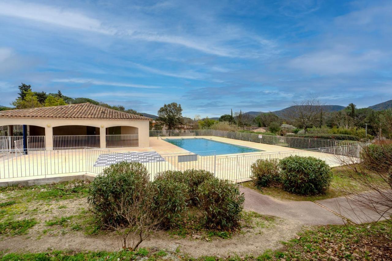 Superbe Appartement Avec Piscine Le Plan-de-la-Tour Exterior foto